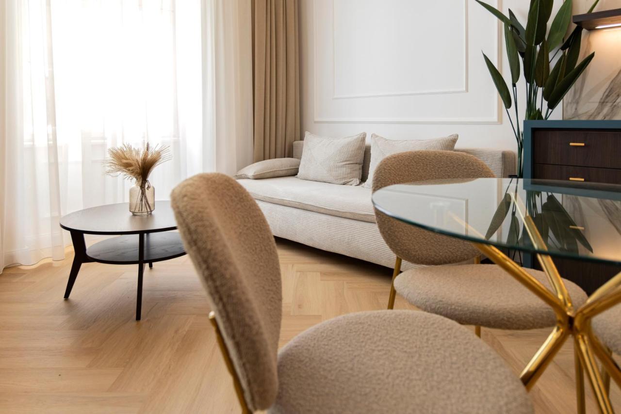 Geneve - Old Town Apartment Bratislava Luaran gambar