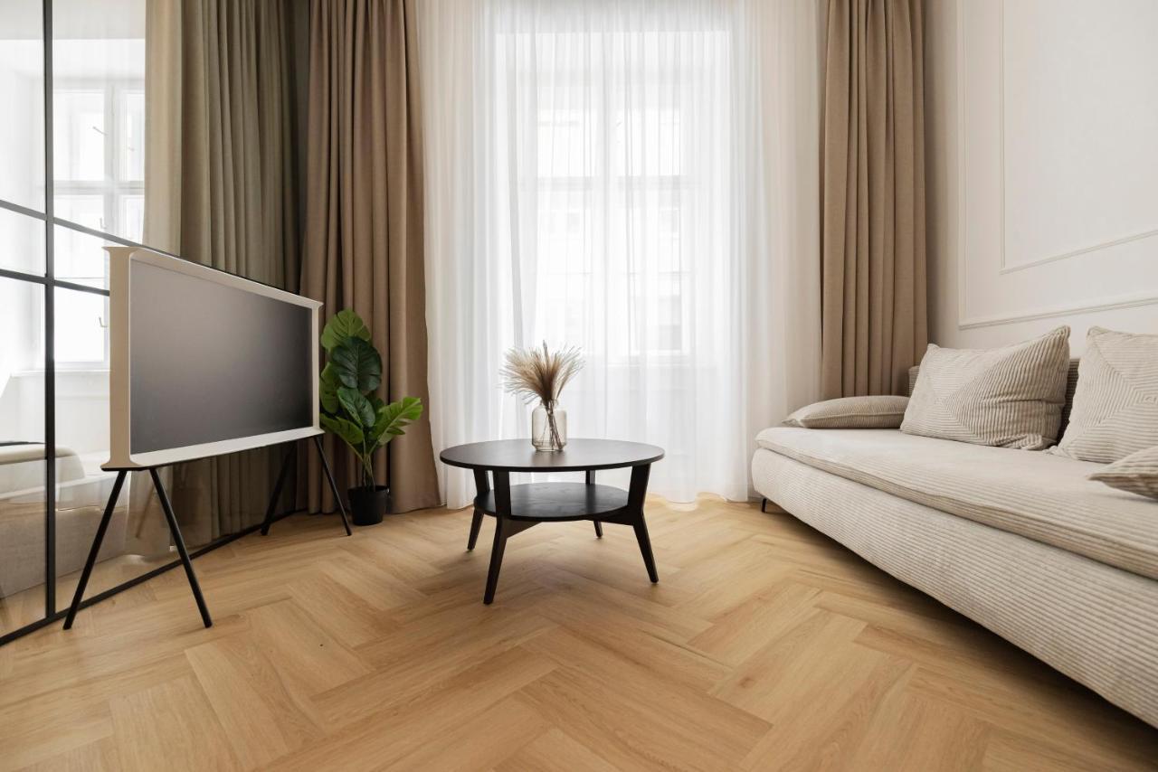 Geneve - Old Town Apartment Bratislava Luaran gambar